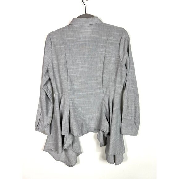 Liquid by sioni gray button‎ up top - Picture 6 of 7